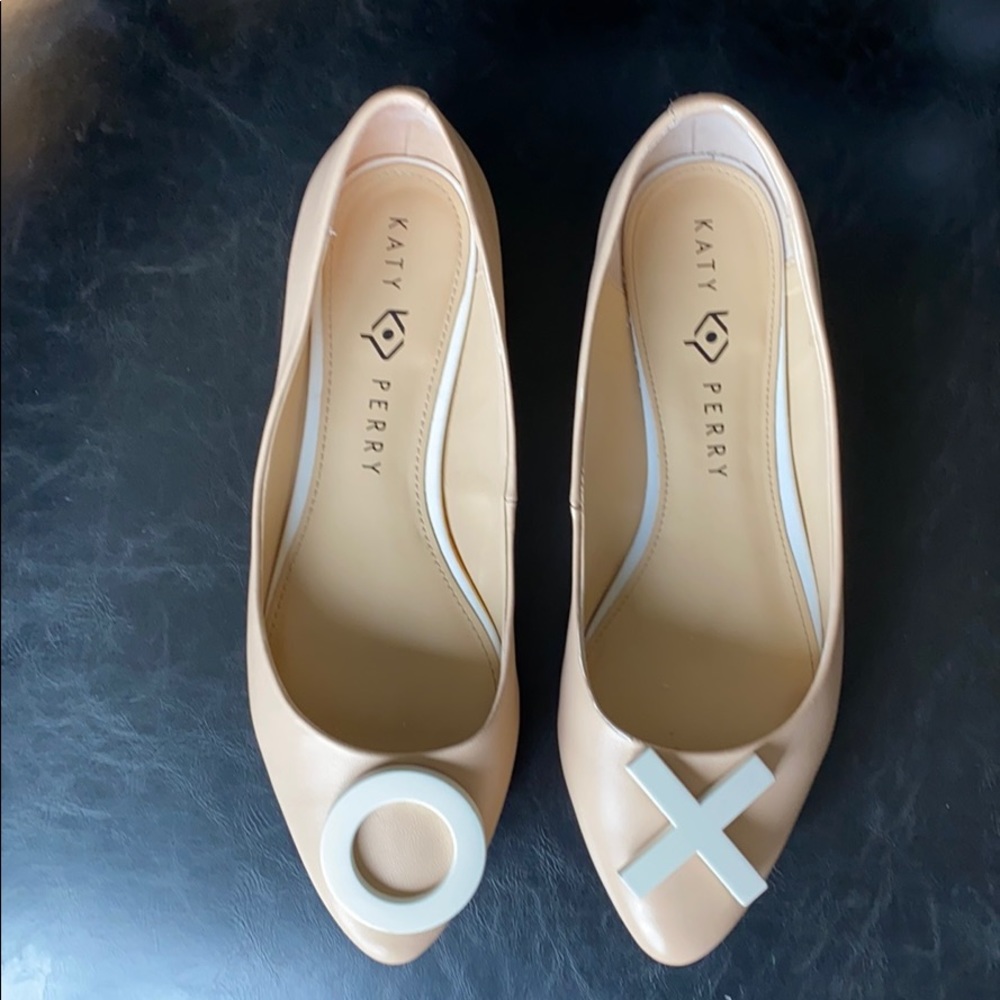 Katy Perry XO “the Harra” flat in nude 7.5